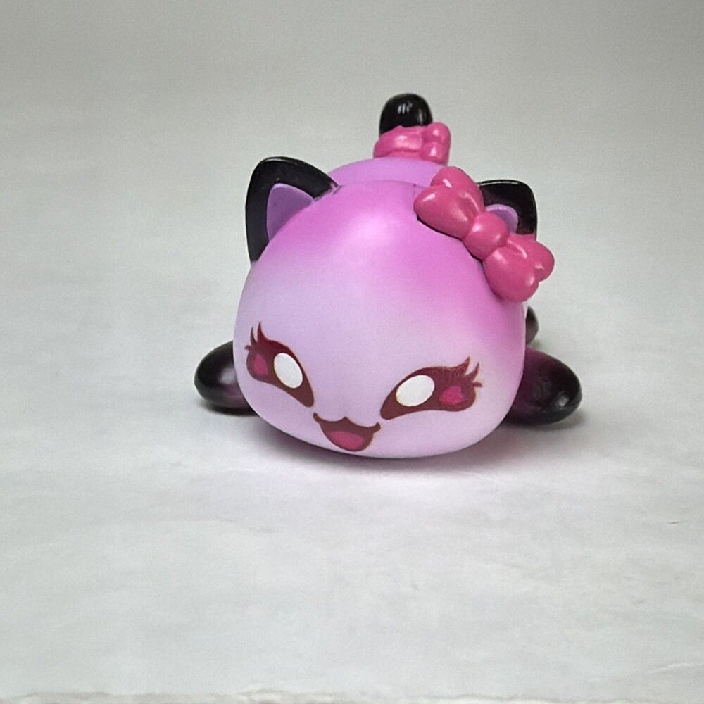 Aphmau Mystery MeeMeows Mini Surprise Figurine Pink Black Collectible Animal